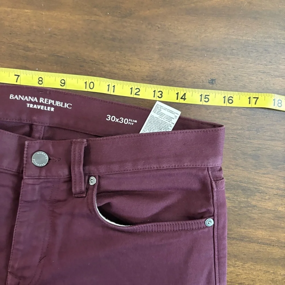 Banana Republic Traveler Men's Deep Burgundy Slim Jeans 30 X 30 like new!